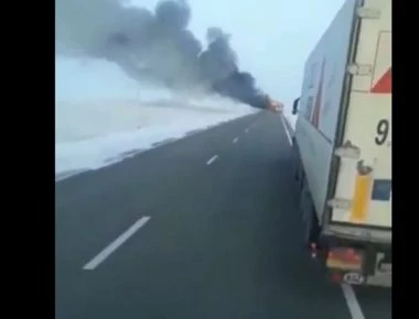 Πακιστάν: Τραγωδία με 52 νεκρούς μετά από φωτιά σε λεωφορείο (βίντεο)